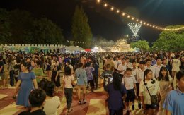 ททท. สนับสนุนโดรน 500 ลำ แสดงแปรอักษรบนท้องฟ้า น้อมรำลึกพระมหากรุณาธิคุณ สมเด็จพระพันปีหลวง ในงาน ลอยกระทง สายธารา นครชากังราว จังหวัดกำแพงเพชร