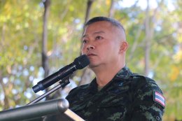 สมุทรปราการ : FC แม่ทัพกุ้งแห่ต้อนรับ  หลังเดินทางมาบรรยาให้คณะนักเรียน ครูโรงเรียนสมุทรปราการ รู้รักความสามัคคีต่อชาติ ศาสนา และพระมหากษัตย์