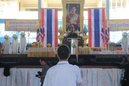 สมุทรปราการ : FC แม่ทัพกุ้งแห่ต้อนรับ  หลังเดินทางมาบรรยาให้คณะนักเรียน ครูโรงเรียนสมุทรปราการ รู้รักความสามัคคีต่อชาติ ศาสนา และพระมหากษัตย์