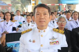 สมุทรปราการ : FC แม่ทัพกุ้งแห่ต้อนรับ  หลังเดินทางมาบรรยาให้คณะนักเรียน ครูโรงเรียนสมุทรปราการ รู้รักความสามัคคีต่อชาติ ศาสนา และพระมหากษัตย์