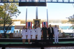 สมุทรปราการ : FC แม่ทัพกุ้งแห่ต้อนรับ  หลังเดินทางมาบรรยาให้คณะนักเรียน ครูโรงเรียนสมุทรปราการ รู้รักความสามัคคีต่อชาติ ศาสนา และพระมหากษัตย์