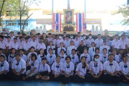 สมุทรปราการ : FC แม่ทัพกุ้งแห่ต้อนรับ  หลังเดินทางมาบรรยาให้คณะนักเรียน ครูโรงเรียนสมุทรปราการ รู้รักความสามัคคีต่อชาติ ศาสนา และพระมหากษัตย์