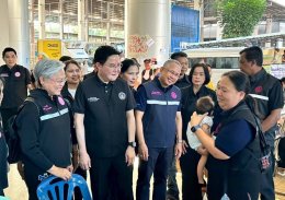 "อัครา" นำ ทีม "พม.ใกล้คุณ" ลงพื้นที่  ศูนย์พักพิงฯ ม.อ. หาดใหญ่ ติดตามการช่วยเหลือกลุ่มเปราะบาง-เร่งฟื้นฟูเยียวยาโดยด่วน หลังน้ำลด