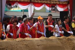 สมุทรสาคร :  ชาวไทย-ไต้หวัน แห่ขอพรองค์เจ้าแม่ทับทิม และร่วมพิธีวางศิลาฤกษ์ศาลเจ้าหลังใหม่ เพื่อความเป็นสิริมงคลช่วงเทศกาลปีใหม่ 