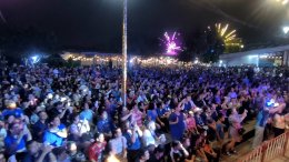 องค์การบริหารส่วนตำบลราชาเทวะ จัดงาน "ราชา ราตรี" ส่งเสริมท่องเที่ยวทางน้ำ สัมผัสวัฒนธรรมชุมชน ริมคลองลาดกระบัง เทวะคลองตรง  กระตุ้นเศรษฐกิจชุมชน โดยได้นักร้องสาวขวัญใจมหาชน ลำไย ไหทองคํา มาสร้างสีสันให้กับงาน 