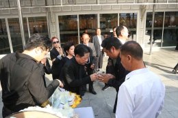 อดีตสว.นายจัตุรงค์ เสริมสุข เป็นประธานทอดผ้าบังสุกุล งานฌาปนกิจคุณแม่อารีย์ ยศพยุงศักดิ์