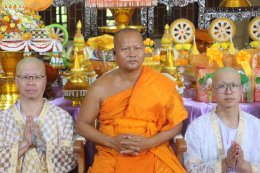สิงคโปร์ - มาเลเซีย โกนผมบวชนานาชาติ สืบสานพระพุทธศาสนา