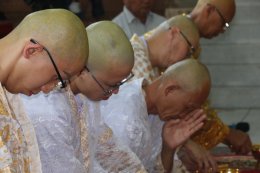 สิงคโปร์ - มาเลเซีย โกนผมบวชนานาชาติ สืบสานพระพุทธศาสนา
