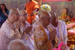สิงคโปร์ - มาเลเซีย โกนผมบวชนานาชาติ สืบสานพระพุทธศาสนา