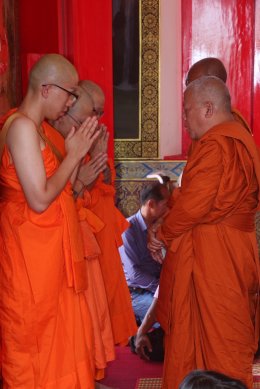สิงคโปร์ - มาเลเซีย โกนผมบวชนานาชาติ สืบสานพระพุทธศาสนา