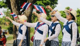 สมุทรปราการ  : คนไทยนับหมื่น รวมพลคนรักชาติ ชูธงไทยใหญ่ที่ในโลก