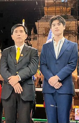  คัมแบ๊คอย่างยิ่งใหญ่พร้อมผู้สนับสนุนคับคั่งที่มั่นใจในทีมงาน"ก่อเกียรติกรุ๊ป"ของโปรโมเตอร์มวยยอดเยี่ยม 3 สถาบัน ก่อเกียรติ พาณิชยารมณ์ กับศึกมวยไทยนานาชาติ"