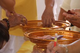 ป้าเชง บุญไทย ตั้งเด่นไชย ประธานในพิธีบวงสรวง บรรจุยันต์ดวง ใต้ฐาน องค์เทพเจ้าเตียวฮู้เทียนซือ หรือ เตี่ยวเทียนซื่อ