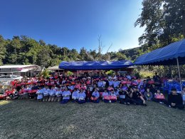 พล.ต.ต.ธีรเดช ธรรมสุธีร์ รองผู้บัญชาการตำรวจนครบาล  ร่วมกับ นายธีรวิทย์ เชาวนศิลป์ ผู้แทนบริษัท บางกอกแอธเลติก จำกัด (PAN) มอบอุปกรณ์กีฬา รองเท้านักเรียน และสิ่งของเครื่องใช้ที่จำเป็น ให้แก่สถานศึกษาในพื้นที่ห่างไกล รวมจำนวน 3 แห่ง 