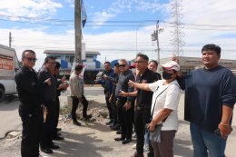 หัวหน้าพรรคแรงงานสร้างชาติ รับเรื่องร้องเรียน! ชาวบ้านกว่า 1,500 หลังคาเรือนเดือดร้อน เสาไฟฟ้าตั้งขวางทางเข้าออกซอย ถนนหนามแดง สมุทรปราการ