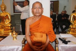 พระเทพวชิราลังการ นำคณะสงฆ์วัดศรีเอี่ยม บำเพ็ญกุศลอุทิศถวาย 'พระบรมราชชนนีพันปีหลวง'  พล.ต.อ.ธวัชชัย ภัยลี้ อดีตรอง ผบ.ตร. ร่วมเป็นประธาน สมาคมตำรวจ-สตรีนักธุรกิจฯ  ร่วมแน่น!!