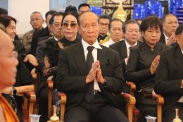 พระเทพวชิราลังการ นำคณะสงฆ์วัดศรีเอี่ยม บำเพ็ญกุศลอุทิศถวาย 'พระบรมราชชนนีพันปีหลวง'  พล.ต.อ.ธวัชชัย ภัยลี้ อดีตรอง ผบ.ตร. ร่วมเป็นประธาน สมาคมตำรวจ-สตรีนักธุรกิจฯ  ร่วมแน่น!!