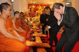 พระเทพวชิราลังการ นำคณะสงฆ์วัดศรีเอี่ยม บำเพ็ญกุศลอุทิศถวาย 'พระบรมราชชนนีพันปีหลวง'  พล.ต.อ.ธวัชชัย ภัยลี้ อดีตรอง ผบ.ตร. ร่วมเป็นประธาน สมาคมตำรวจ-สตรีนักธุรกิจฯ  ร่วมแน่น!!