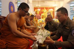 พระเทพวชิราลังการ นำคณะสงฆ์วัดศรีเอี่ยม บำเพ็ญกุศลอุทิศถวาย 'พระบรมราชชนนีพันปีหลวง'  พล.ต.อ.ธวัชชัย ภัยลี้ อดีตรอง ผบ.ตร. ร่วมเป็นประธาน สมาคมตำรวจ-สตรีนักธุรกิจฯ  ร่วมแน่น!!