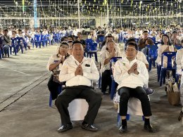 พุทธศาสนิกชนนับพัน ร่วมสวดมนต์ข้ามปี วัดศรีวารีน้อย อำเภอบางเสาธง จังหวัดสมุทรปราการ โดยมีพระครูปลัดสุวัฒนกวีคุณ เจ้าคณะตำบลศีรษะจรเข้ใหญ่  เจ้าอาวาสวัดศรีวารีน้อย นำคณะสงฆ์ร่วมสวดเจริญพระพุทธมนต์