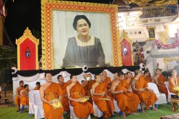 พุทธศาสนิกชนนับพัน ร่วมสวดมนต์ข้ามปี วัดศรีวารีน้อย อำเภอบางเสาธง จังหวัดสมุทรปราการ โดยมีพระครูปลัดสุวัฒนกวีคุณ เจ้าคณะตำบลศีรษะจรเข้ใหญ่  เจ้าอาวาสวัดศรีวารีน้อย นำคณะสงฆ์ร่วมสวดเจริญพระพุทธมนต์