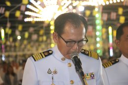 พุทธศาสนิกชนนับพัน ร่วมสวดมนต์ข้ามปี วัดศรีวารีน้อย อำเภอบางเสาธง จังหวัดสมุทรปราการ โดยมีพระครูปลัดสุวัฒนกวีคุณ เจ้าคณะตำบลศีรษะจรเข้ใหญ่  เจ้าอาวาสวัดศรีวารีน้อย นำคณะสงฆ์ร่วมสวดเจริญพระพุทธมนต์