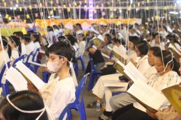 พุทธศาสนิกชนนับพัน ร่วมสวดมนต์ข้ามปี วัดศรีวารีน้อย อำเภอบางเสาธง จังหวัดสมุทรปราการ โดยมีพระครูปลัดสุวัฒนกวีคุณ เจ้าคณะตำบลศีรษะจรเข้ใหญ่  เจ้าอาวาสวัดศรีวารีน้อย นำคณะสงฆ์ร่วมสวดเจริญพระพุทธมนต์