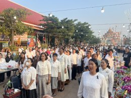 เจ้าคุณแจ้ พระวชิรคณาทร เจ้าอาวาสวัดบางพลีใหญ่กลาง นำพุทธศาสนิกชนชาวบางพลี ทำบุญแรกปี 2569 ตักบาตรทำบุญรับปีใหม่ ร่วมทอดผ้าป่าเชื้อเพลิงเผาศพยากไร้