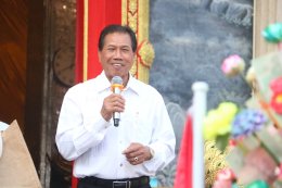 เจ้าคุณแจ้ พระวชิรคณาทร เจ้าอาวาสวัดบางพลีใหญ่กลาง นำพุทธศาสนิกชนชาวบางพลี ทำบุญแรกปี 2569 ตักบาตรทำบุญรับปีใหม่ ร่วมทอดผ้าป่าเชื้อเพลิงเผาศพยากไร้