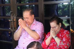 ครอบครัวนาคดี นำโดย คุณพ่อกำนันบุญยืน นาคดี อดีตกำนันตำบลบางพลีใหญ่ ร่วมด้วยคุณแม่สุรินทร์ นาคดี อดีตรองนายก อบต.บางพลีใหญ่ร่วมทำบุญเลี้ยงพระซึ่งทำมาประจำทุกๆปี