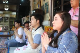 ครอบครัวนาคดี นำโดย คุณพ่อกำนันบุญยืน นาคดี อดีตกำนันตำบลบางพลีใหญ่ ร่วมด้วยคุณแม่สุรินทร์ นาคดี อดีตรองนายก อบต.บางพลีใหญ่ร่วมทำบุญเลี้ยงพระซึ่งทำมาประจำทุกๆปี