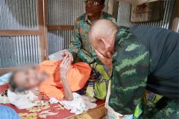 พบปะ เยี่ยมเยียนให้กำลังใจผู้ป่วยติดเตียง ในพื้นที่เกาะสะท้อน