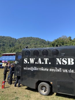 พล.ต.ต.ธีรเดช ธรรมสุธีร์ รองผู้บัญชาการตำรวจนครบาล  ร่วมกับ นายธีรวิทย์ เชาวนศิลป์ ผู้แทนบริษัท บางกอกแอธเลติก จำกัด (PAN) มอบอุปกรณ์กีฬา รองเท้านักเรียน และสิ่งของเครื่องใช้ที่จำเป็น ให้แก่สถานศึกษาในพื้นที่ห่างไกล รวมจำนวน 3 แห่ง 