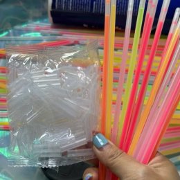 แท่งเรืองแสง 100 ชิ้นแถมตัวเชื่อมฟรี!