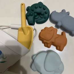 Silicone Beach toy set ชุดถังตักดินซิลิโคนและแม่พิมพ์