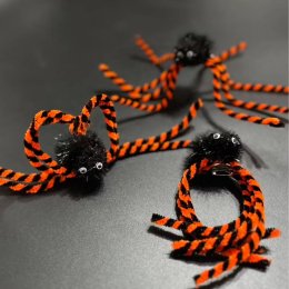 เข็มกลัดแมงมุม (ขนาดตัว 30 cm) มีที่กลัดด้านหลัง 