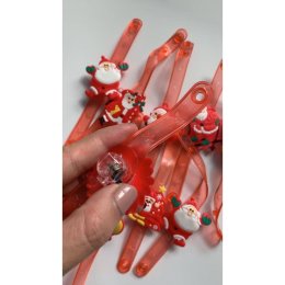 สายรัดข้อมือ xmas มีไฟ คละลายเซ็ตนึงมี 12 ชิ้น 