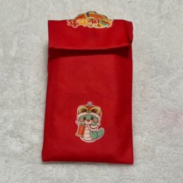 กระเป๋าเก็บซองอั่งเปา 3Dมาเป็นหัวตุ๊กตางานปักอย่างดี 