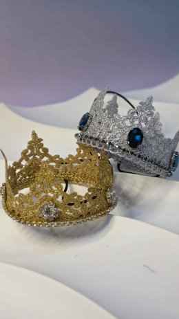 มงกุฏเจ้าหญิง ประดับเพชร มีสายรัดคางมาพร้อมสายรูดยืดหยุ่น