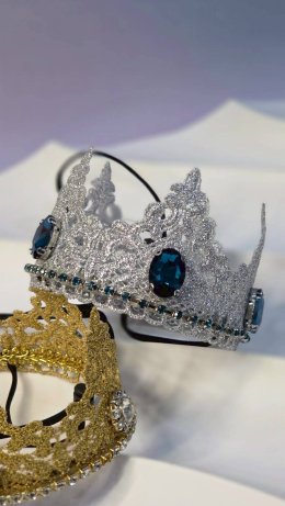 มงกุฏเจ้าหญิง ประดับเพชร มีสายรัดคางมาพร้อมสายรูดยืดหยุ่น