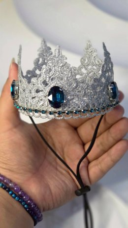 มงกุฏเจ้าหญิง ประดับเพชร มีสายรัดคางมาพร้อมสายรูดยืดหยุ่น