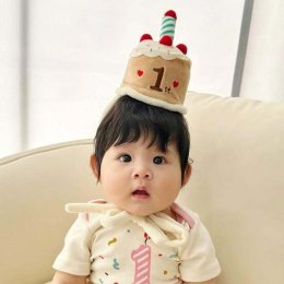 หมวกเค้กวันเกิด ปัก 1st สไตล์เกาหลี เป็นขนนุ่มๆ มีเชือกผูก