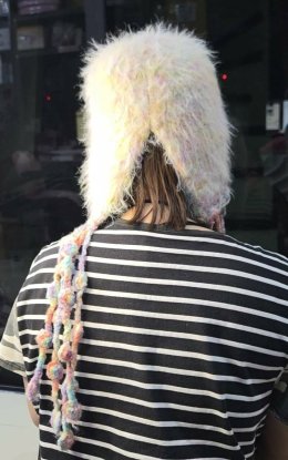 หมวกไหมพรมสายยาวปอมๆสไตล์เกาหลี ทรงสวยดีไซน์เก๋