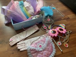 Dress up and accessories เซ็ตเจ้าหญิง พร้อมอุปกรณ์แต่งตัว