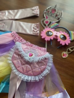 Dress up and accessories เซ็ตเจ้าหญิง พร้อมอุปกรณ์แต่งตัว