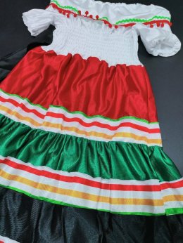 ชุดนานาชาติ ชุดเม็กซิกันเด็กเป็นชุดเดรสยาวจีบระบาย