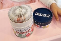 XYLITOL FLOSSY ไหมขัดฟัน ป้องก้นฟันผุ1 กล่องมี 60 ชิ้น