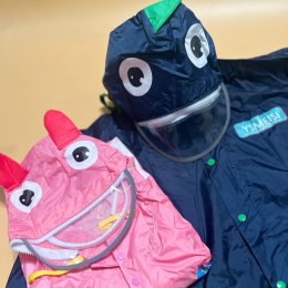 เสื้อกันฝนเด็ก faceshield raincoat รุ่นนี้แถมแผ่นพลาสติก