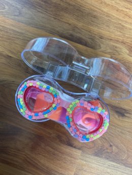 แว่นตาว่ายน้ำเด็ก Extra Fancyลายหัวใจรุ่นนี้เป็น 3d 