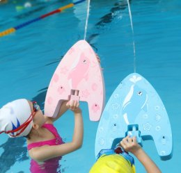 Dolphin kickboard โฟมว่ายน้ำ ฉีดน้ำได้ สำหรับเด็ก